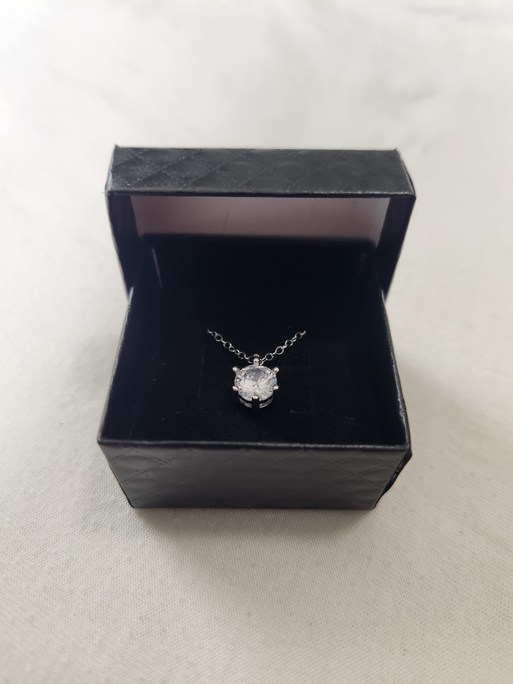 2 Ct Moissanite (VVS D Color) Pendant Set In 925 Sterling Silver